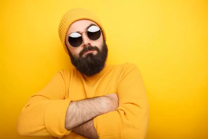 الرجل الوحشي الذي جعل قضيبه أكثر سمكا